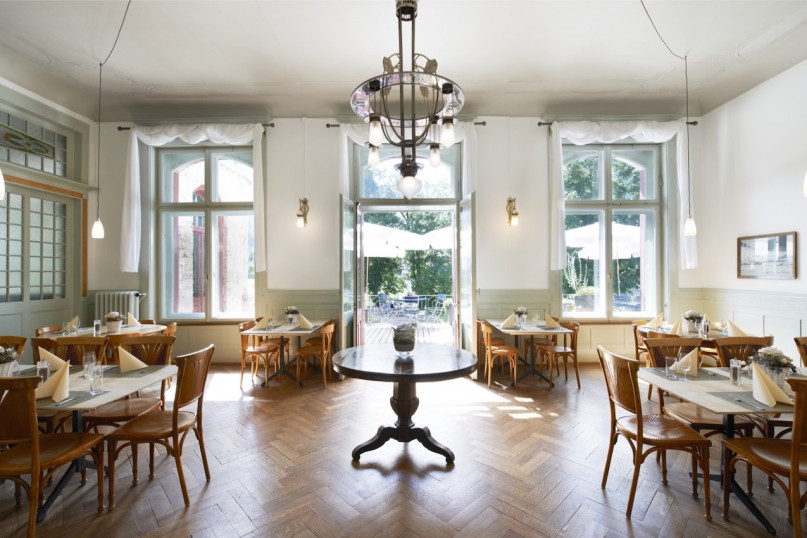 hotelswitzerlandlocationplush74 54 15