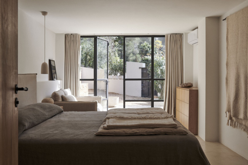 lovely locations ibiza furnet32