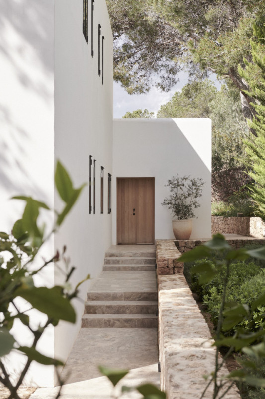 lovely locations ibiza furnet40