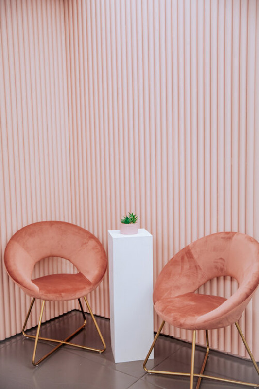 plus74 rose petal nude studio la location3