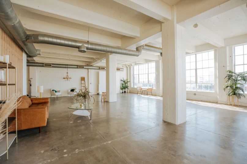 plus74 rose petal skyline loft la location10