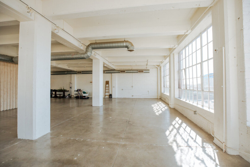 plus74 rose petal skyline loft la location2