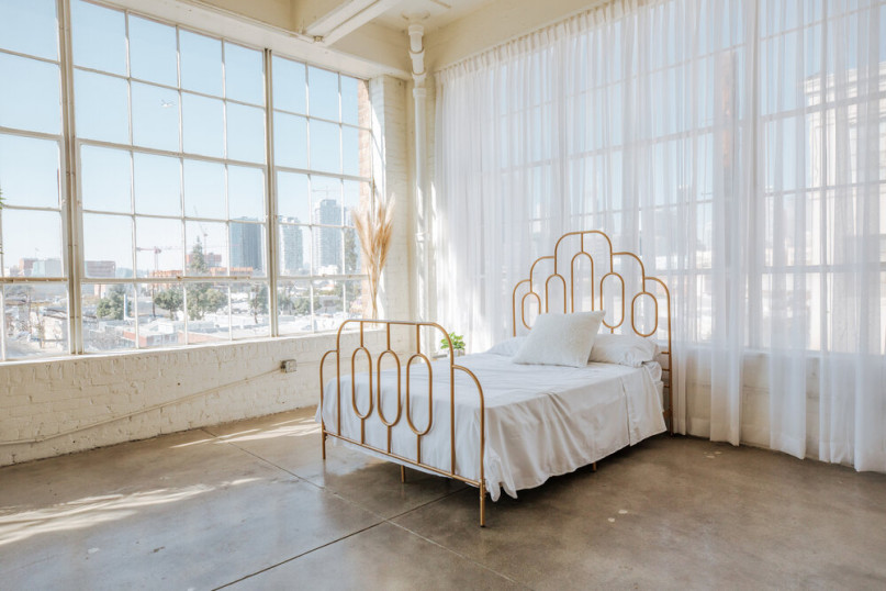 plus74 rose petal skyline loft la location4