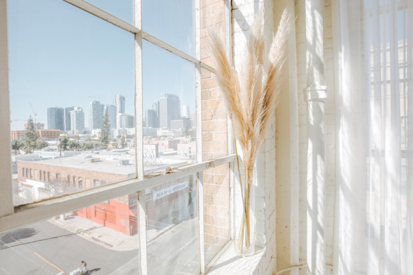 plus74 rose petal skyline loft la location5