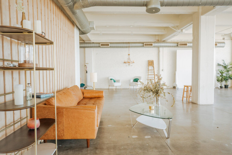 plus74 rose petal skyline loft la location9