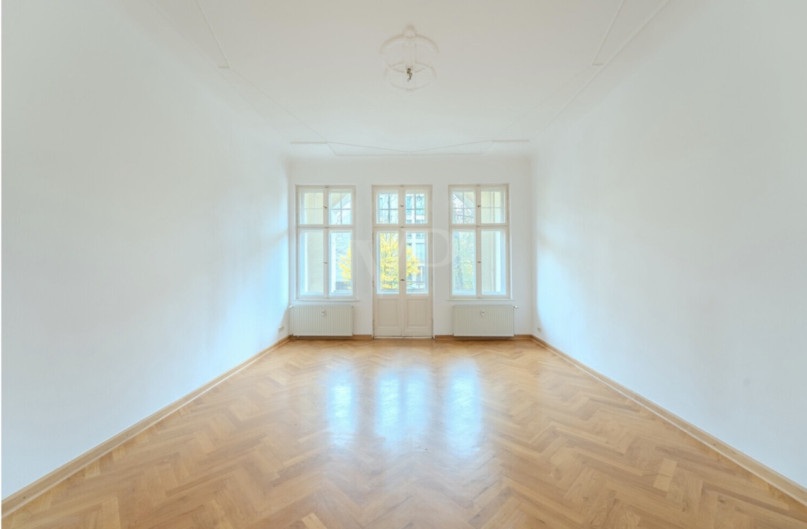 plush 74 bright and spacious berlin altbau 98701 1