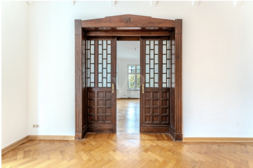 plush 74 bright and spacious berlin altbau 98701 11