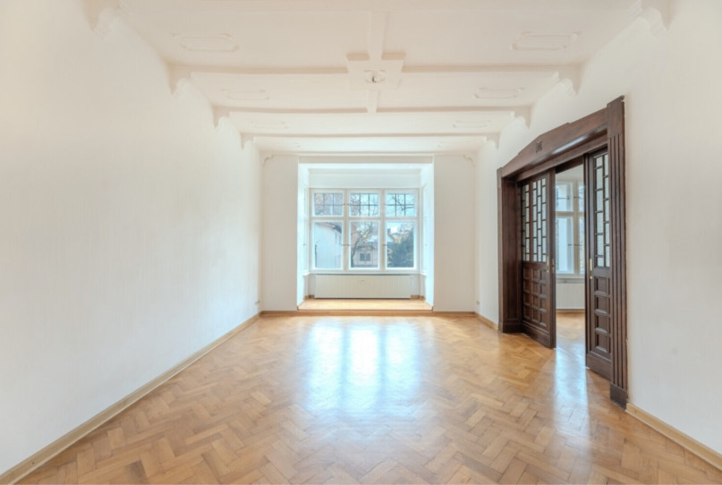 plush 74 bright and spacious berlin altbau 98701 2