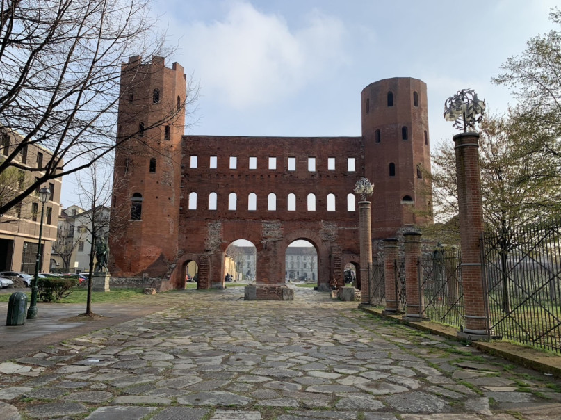 plush74 ancient roman city gate 1