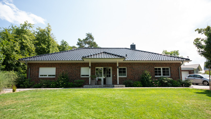 plush74 berlin house film photo shoot brownstone garden advertising family garage scout location