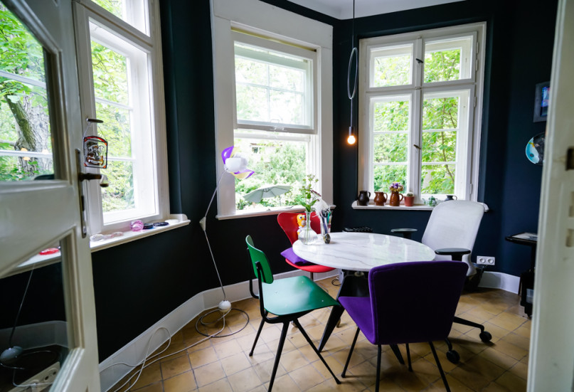 plush74 berlin house historical architecture furniture classics location photo film scout villa garden flowers 23