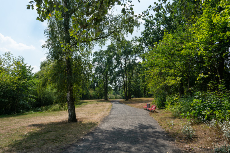 plush74 berlin location rental film scout photo village american style18