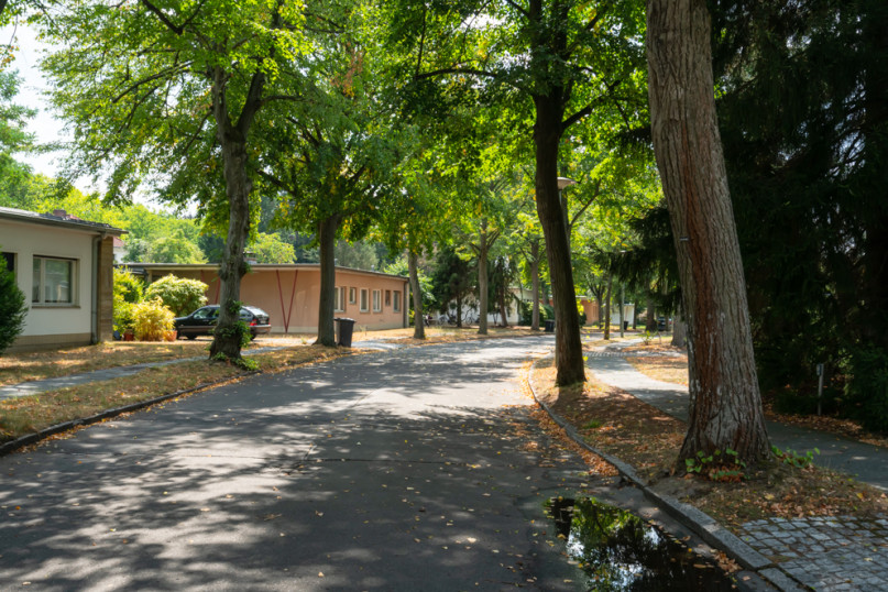 plush74 berlin location rental film scout photo village american style25