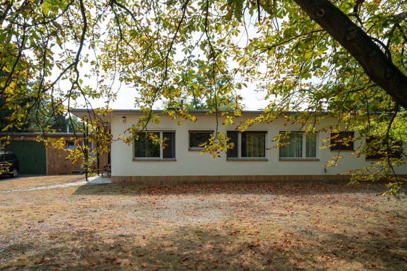 plush74 berlin location rental film scout photo village american style34