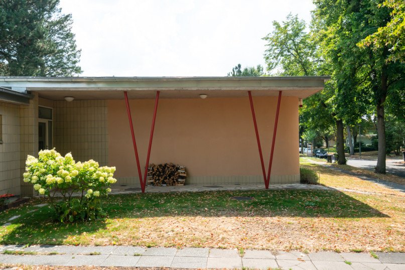 plush74 berlin location rental film scout photo village american style40