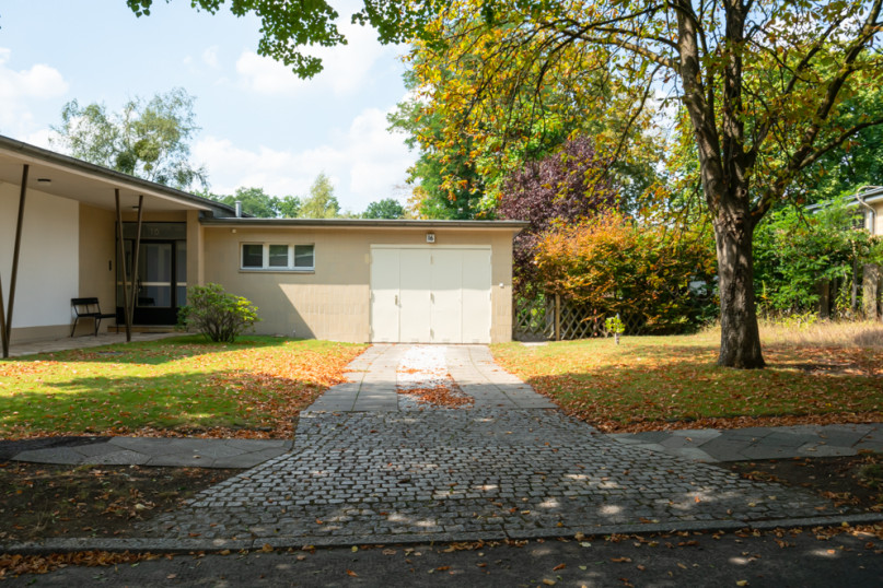 plush74 berlin location rental film scout photo village american style42