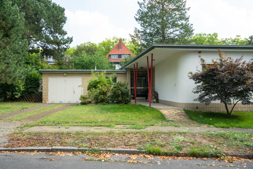 plush74 berlin location rental film scout photo village american style43