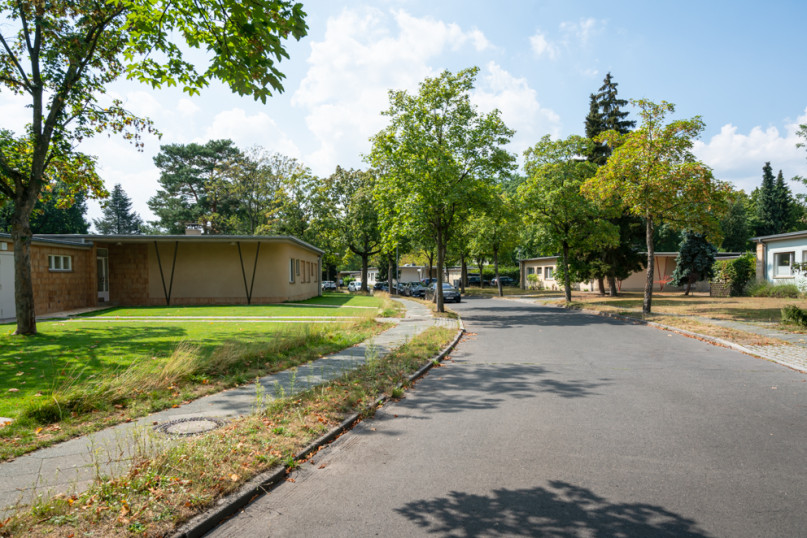 plush74 berlin location rental film scout photo village american style5