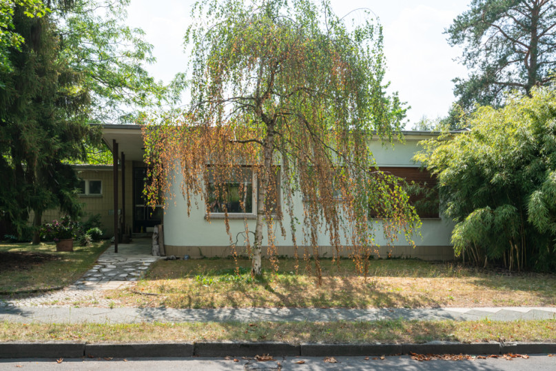 plush74 berlin location rental film scout photo village american style6