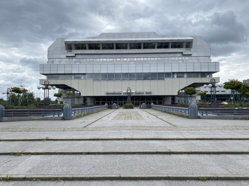 plush74 berlin street scouting modern shoot film photo agency 28