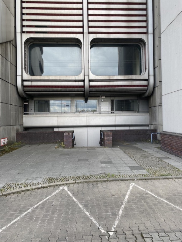 plush74 berlin street scouting modern shoot film photo agency 32