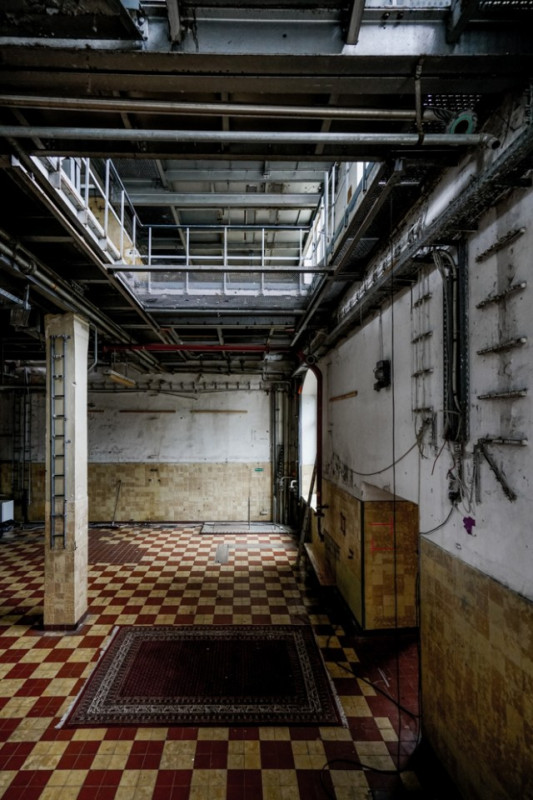 plush74 berlin warehouse industrial gallery art location film photo event scout 36