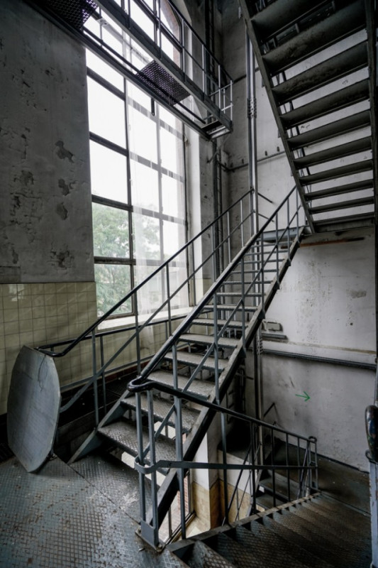 plush74 berlin warehouse industrial gallery art location film photo event scout 38