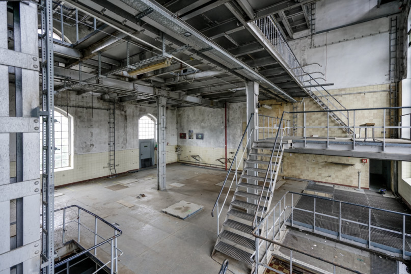 plush74 berlin warehouse industrial gallery art location film photo event scout 44