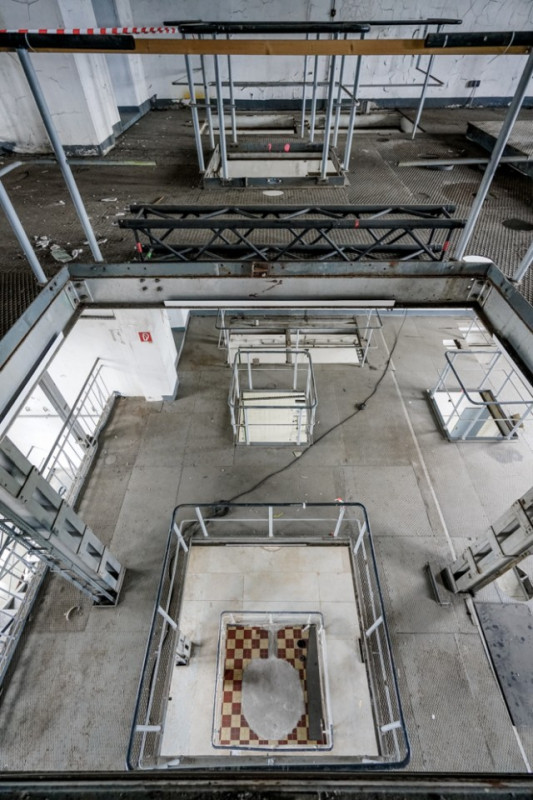 plush74 berlin warehouse industrial gallery art location film photo event scout 48