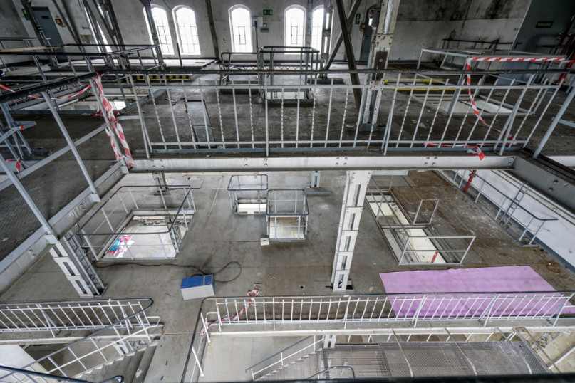 plush74 berlin warehouse industrial gallery art location film photo event scout 54