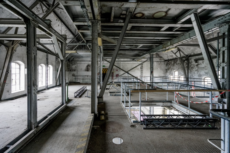 plush74 berlin warehouse industrial gallery art location film photo event scout 55