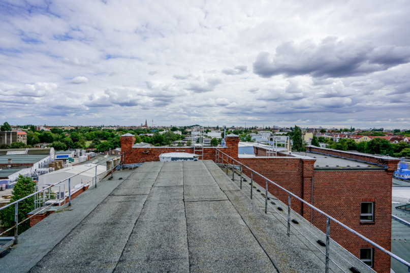 peluche74 berlín almacén industrial galería arte localización película foto evento scout 59