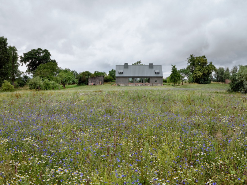 plush74 black country house 16