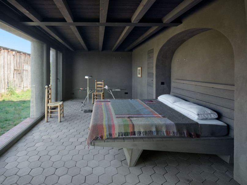 plush74 black country house 7