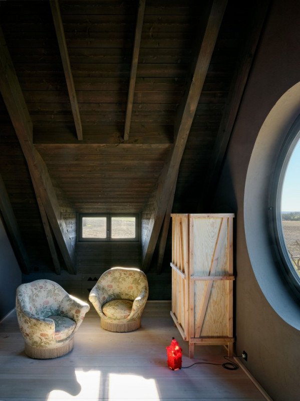 plush74 black country house 8