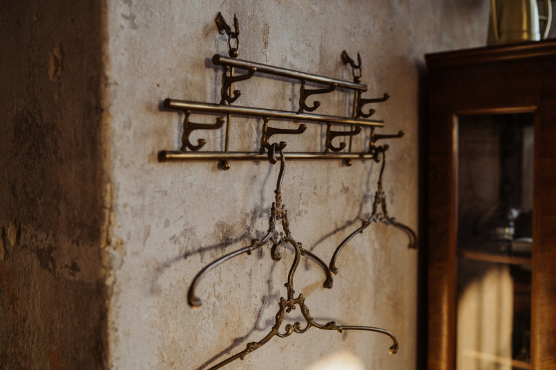 plush74 black studio 16