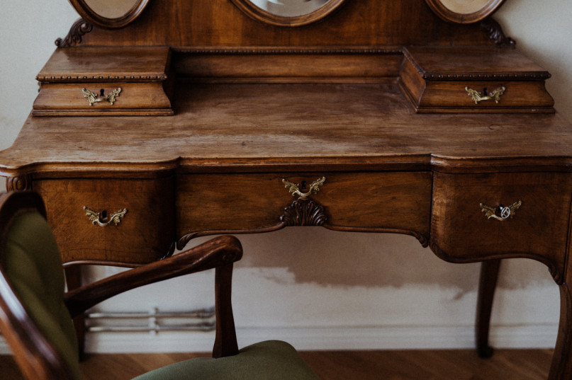 plush74 black studio 22