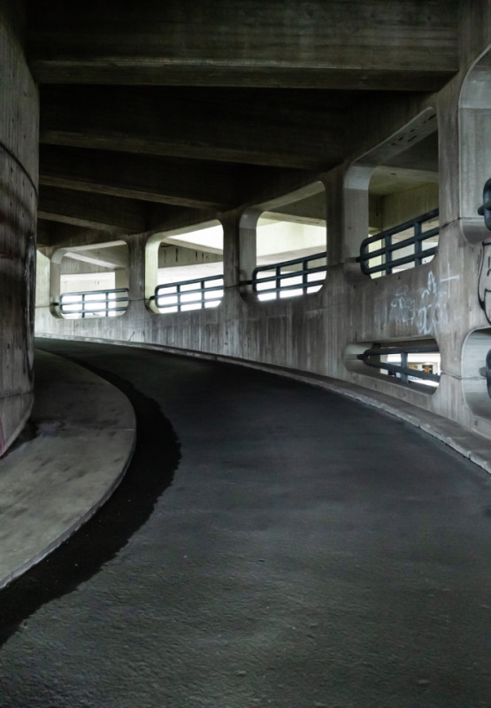 peluche74 parcheggio brutalista berlino 3