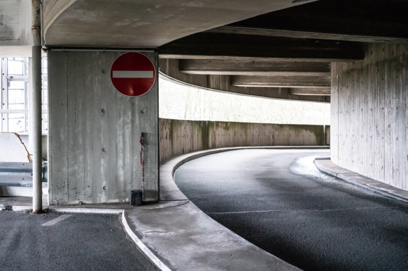 peluche74 parcheggio brutalista berlino 31