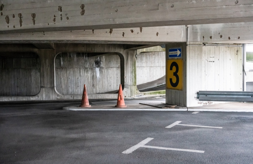 peluche74 parcheggio brutalista berlino 36