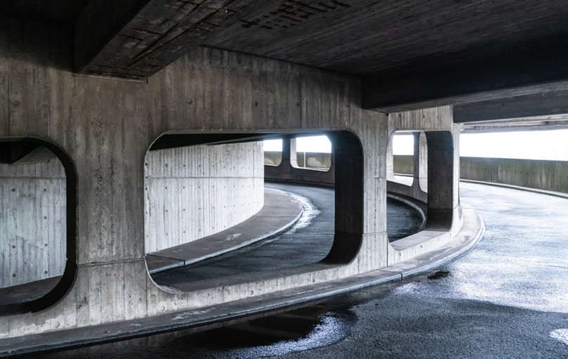 peluche74 parcheggio brutalista berlino 51