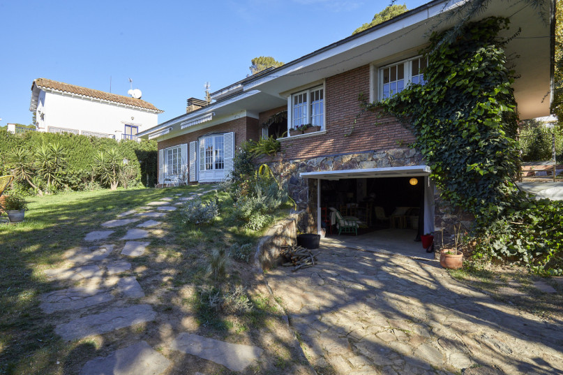 plush74 casa gretzky1 7