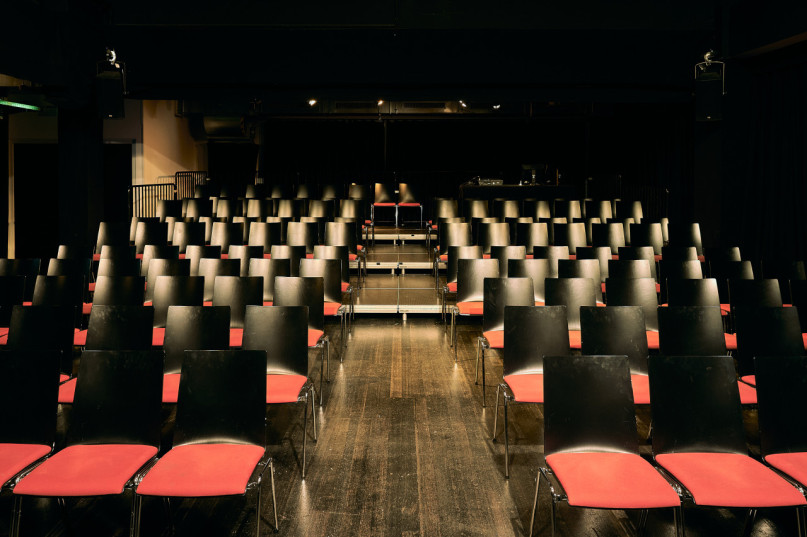 plush74 central theater kreuzberg 1