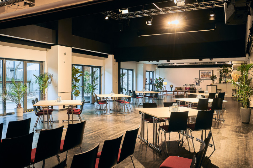 plush74 central theater kreuzberg 5