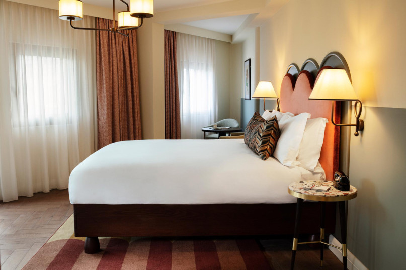 plush74 charlottenburg039s elegant modern retreat 14