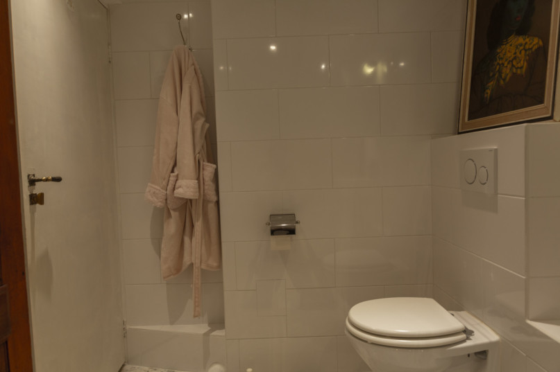 plush74 classic canal house location amsterdam 23