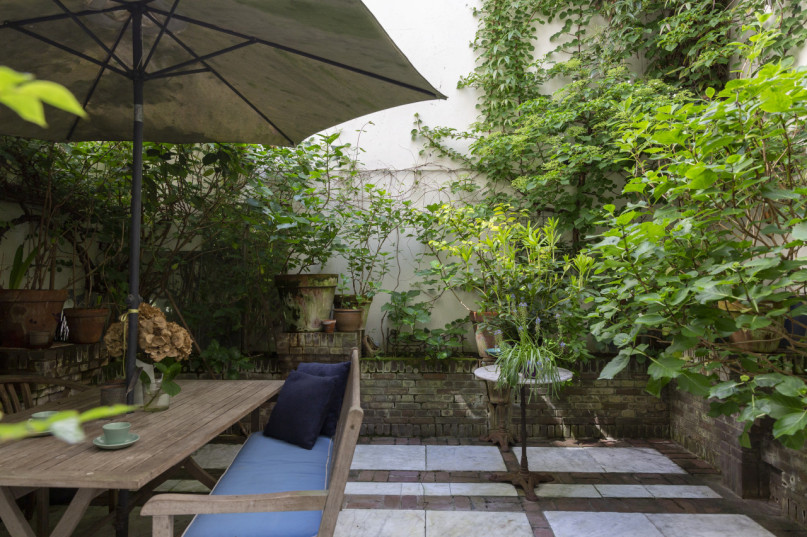 plush74 classic canal house location amsterdam 26