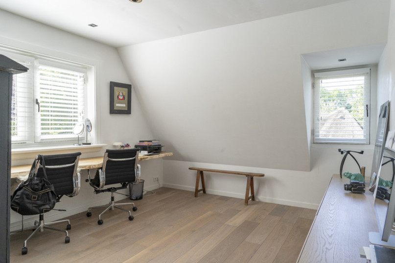 plush74 clean modern villa laren 26