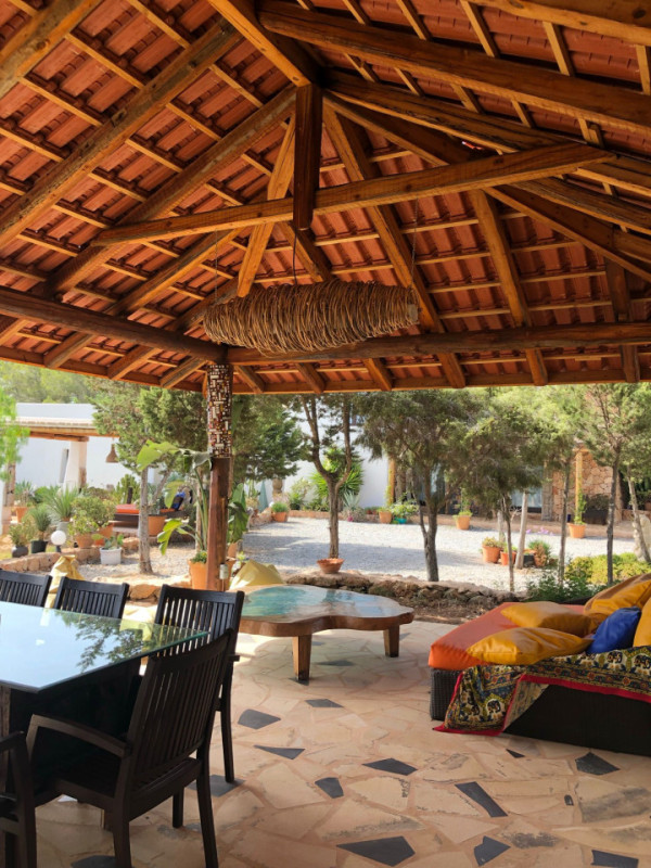 plush74 colourful charm villa 12