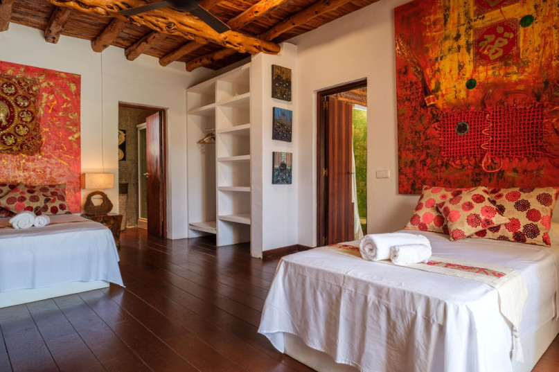 plush74 colourful charm villa 3